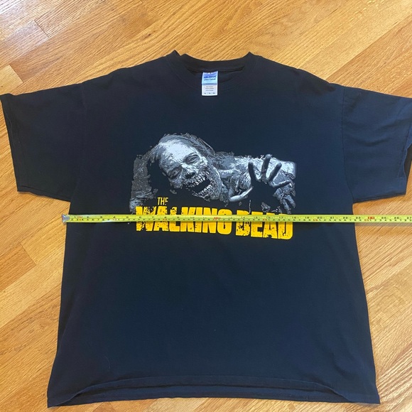 Men’s Walking Dead Tee - Picture 5 of 5